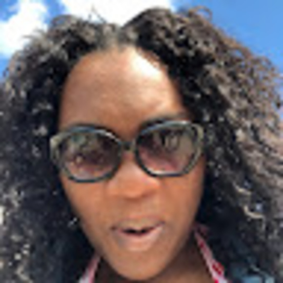 Meet your Posher, Ingrid - Picture 1 of 1